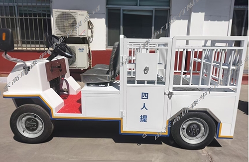 监区四人提审车